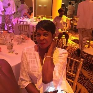 Meet your Posher, Veronica fortune